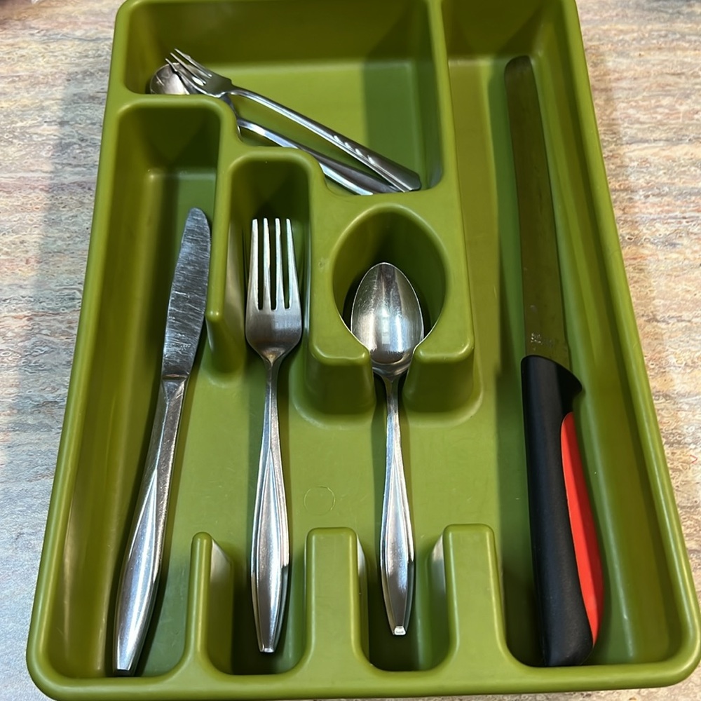 Vintage MCM Avocado 🥑 green Rubbermaid silverware tray. Used